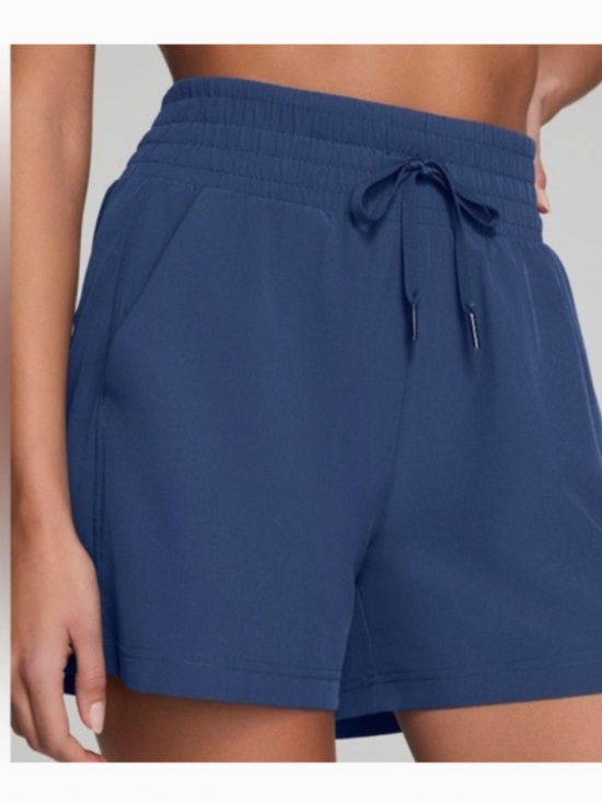SPANX Pants - NWT Spanx On The Move Shorts Faded Indigo Blue Pull-On Performance Shorts XS